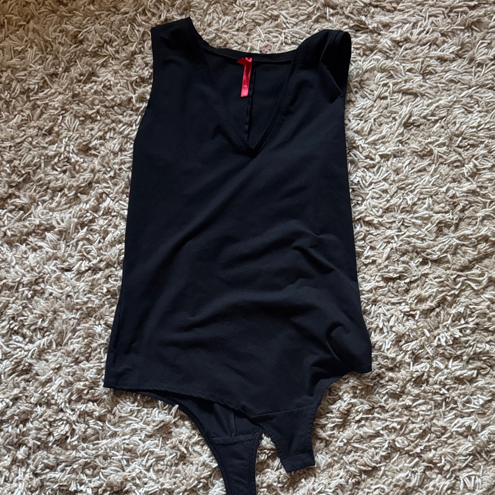 SPANX  Black Sleeveless Top